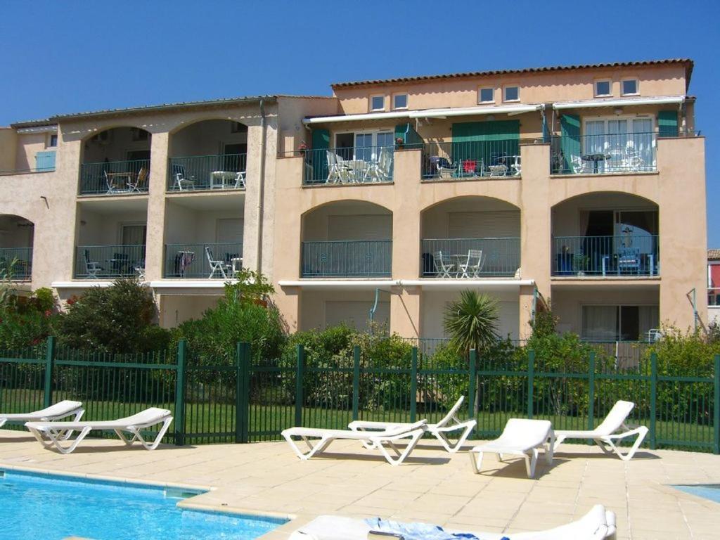 Luxury Apartment In Port Grimaud Luaran gambar